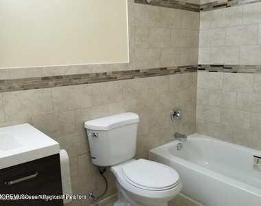 5 Bonnie Drive - Photo Thumbnail 12