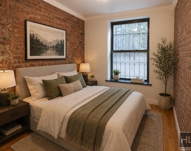 West 14 Street - Photo Thumbnail 1