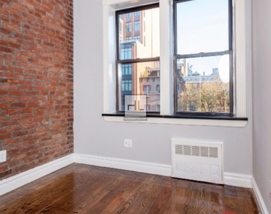West 14 Street - Photo Thumbnail 9