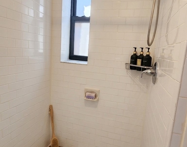 East 87th Street - Photo Thumbnail 3