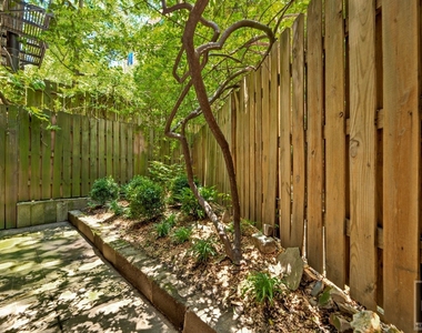 East 95 Street - Photo Thumbnail 9