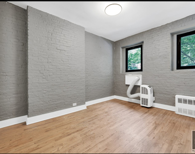 East 95 Street - Photo Thumbnail 3