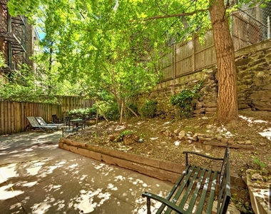 East 95 Street - Photo Thumbnail 8
