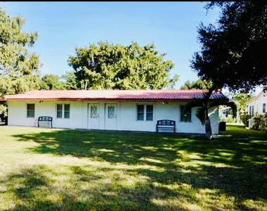 3203 Se 29th Lane - Photo Thumbnail 1