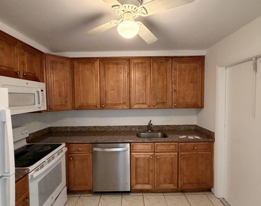 618 Nw 13th Street - Photo Thumbnail 2
