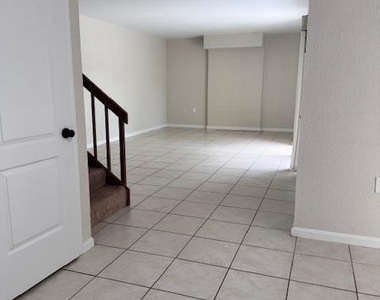 904 9th Court - Photo Thumbnail 2