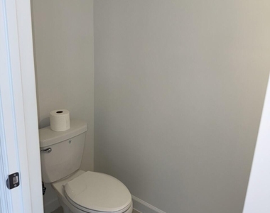 3008 Park Place - Photo Thumbnail 8