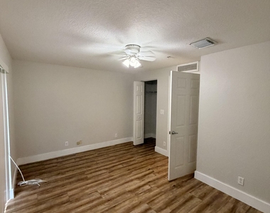 1851 Ne 5th Street - Photo Thumbnail 6