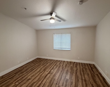 1851 Ne 5th Street - Photo Thumbnail 17