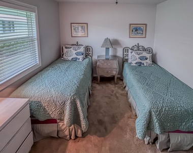1127 E Seminole Avenue E - Photo Thumbnail 12