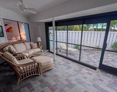 1127 E Seminole Avenue E - Photo Thumbnail 18