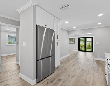 2600 Ne 5th Avenue - Photo Thumbnail 13