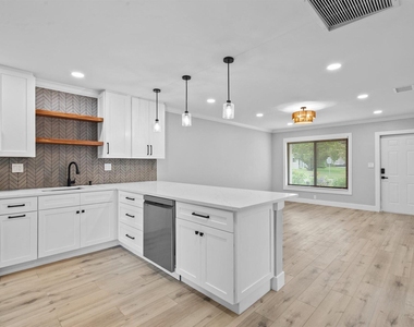 2600 Ne 5th Avenue - Photo Thumbnail 8