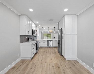 2600 Ne 5th Avenue - Photo Thumbnail 11