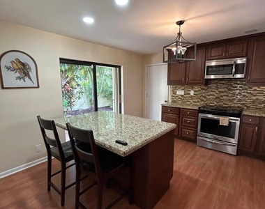 1330 Nw 22nd Avenue - Photo Thumbnail 14