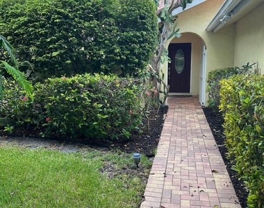 1330 Nw 22nd Avenue - Photo Thumbnail 3