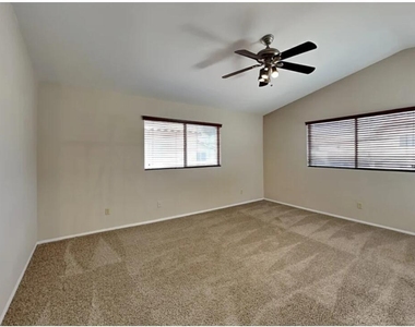 10201 S Hopi Lane - Photo Thumbnail 12