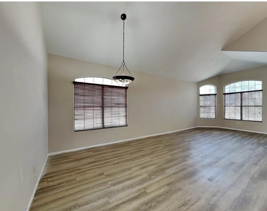 10201 S Hopi Lane - Photo Thumbnail 1