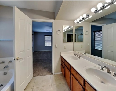 10201 S Hopi Lane - Photo Thumbnail 14