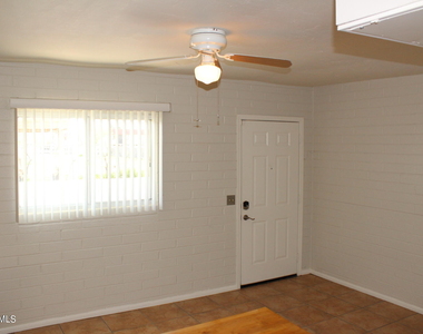 604 S Roosevelt Street - Photo Thumbnail 2