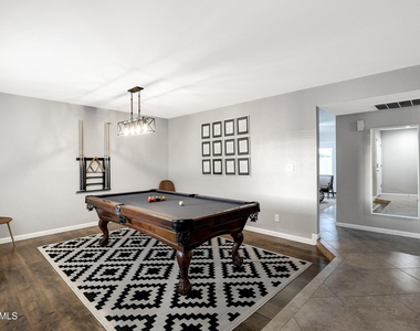 5803 S Kenwood Lane - Photo Thumbnail 1