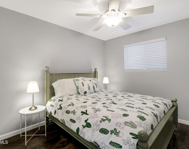 5803 S Kenwood Lane - Photo Thumbnail 8