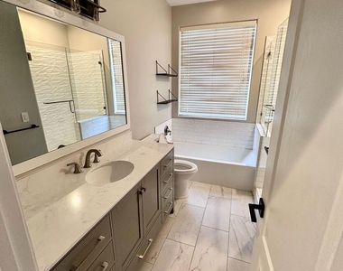 5228 E Bluefield Avenue - Photo Thumbnail 28