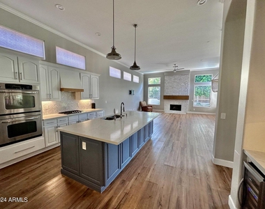 5228 E Bluefield Avenue - Photo Thumbnail 17