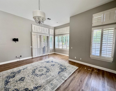 5228 E Bluefield Avenue - Photo Thumbnail 14