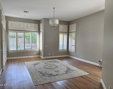 5228 E Bluefield Avenue - Photo Thumbnail 7