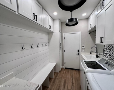 5228 E Bluefield Avenue - Photo Thumbnail 5