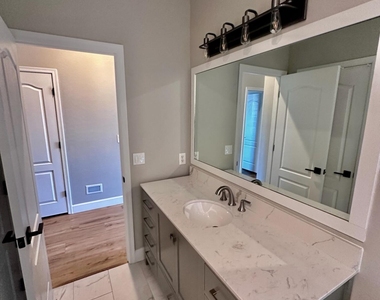 5228 E Bluefield Avenue - Photo Thumbnail 42