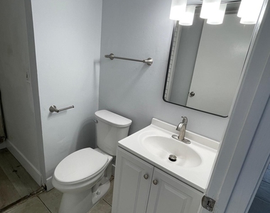 5956 Nw 21st Street - Photo Thumbnail 4