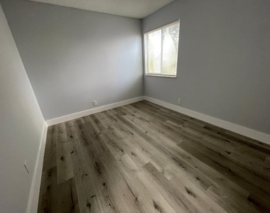 5956 Nw 21st Street - Photo Thumbnail 10