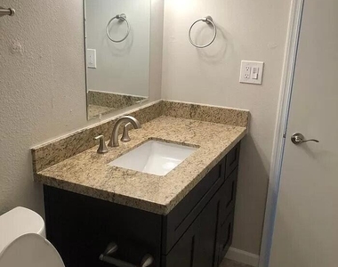 6565 N 19th Avenue - Photo Thumbnail 7
