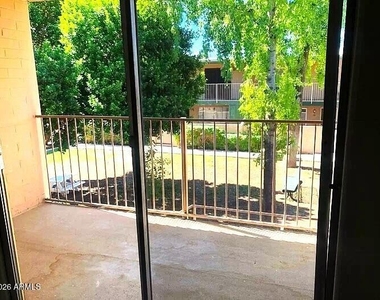 6565 N 19th Avenue - Photo Thumbnail 3