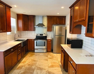 6565 N 19th Avenue - Photo Thumbnail 4