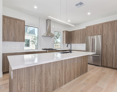 1625 E Lamar Road - Photo Thumbnail 5