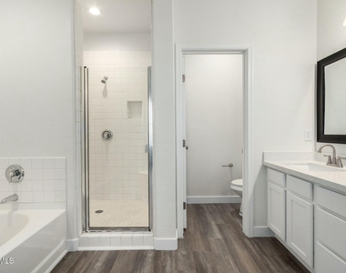 111 W Beth Drive - Photo Thumbnail 7
