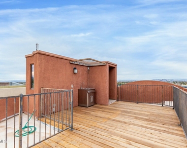 111 W Beth Drive - Photo Thumbnail 12