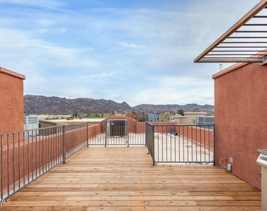 111 W Beth Drive - Photo Thumbnail 11