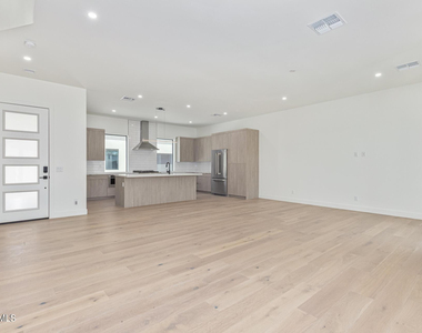 1625 E Lamar Road - Photo Thumbnail 6