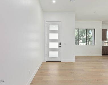 1625 E Lamar Road - Photo Thumbnail 3