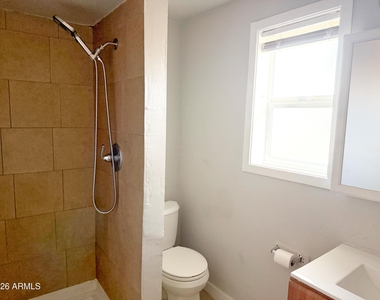 1125 E Devonshire Avenue - Photo Thumbnail 9