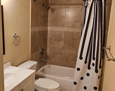 4621 Nw 88th Avenue - Photo Thumbnail 7