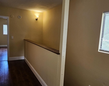 4621 Nw 88th Avenue - Photo Thumbnail 6