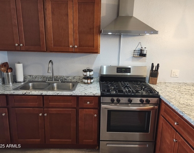 299 S Oregon Street - Photo Thumbnail 17