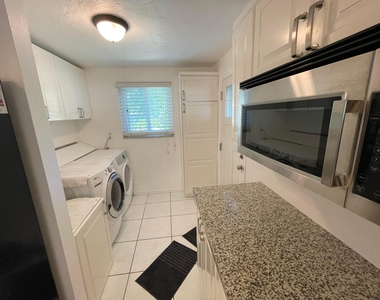 845 Nw 10th Avenue - Photo Thumbnail 5