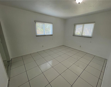845 Nw 10th Avenue - Photo Thumbnail 15