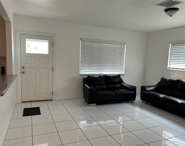 845 Nw 10th Avenue - Photo Thumbnail 8